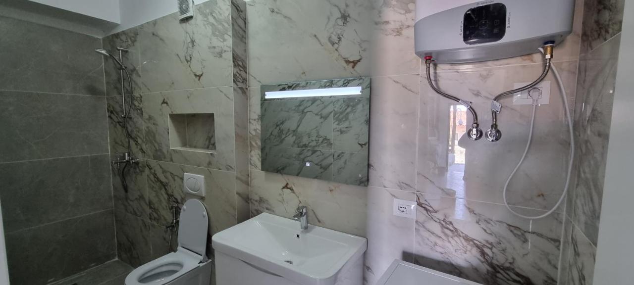 Vila 15 Bougainville Sarandë エクステリア 写真