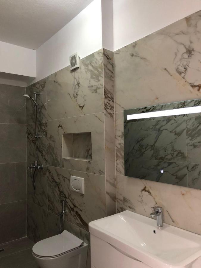 Vila 15 Bougainville Sarandë エクステリア 写真