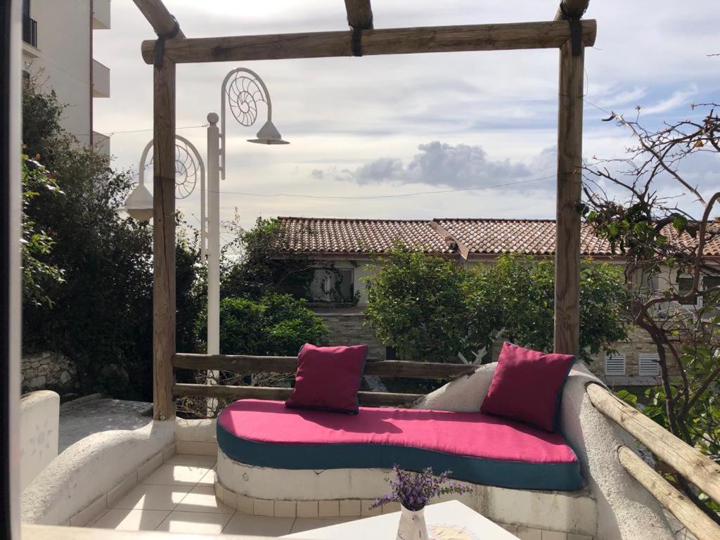 Vila 15 Bougainville Sarandë エクステリア 写真
