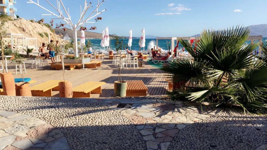 Vila 15 Bougainville Sarandë エクステリア 写真