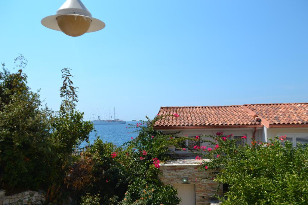 Vila 15 Bougainville Sarandë エクステリア 写真