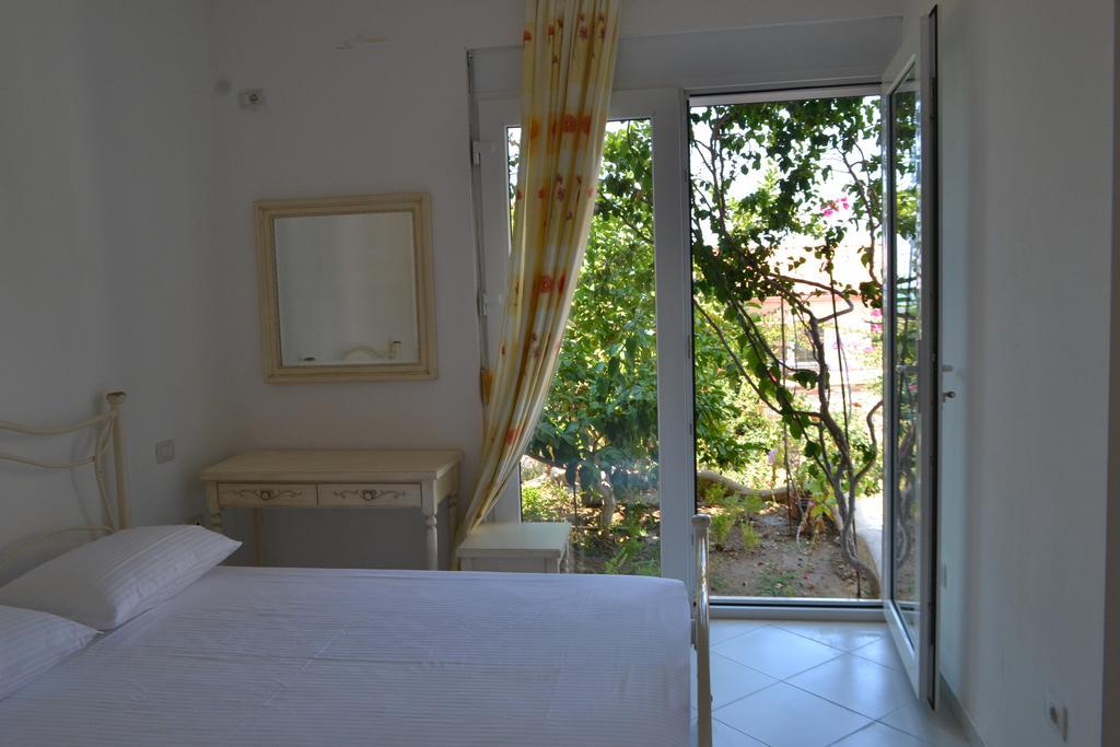 Vila 15 Bougainville Sarandë エクステリア 写真