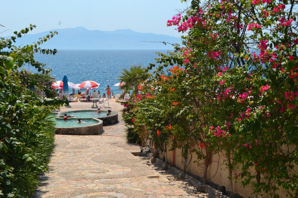 Vila 15 Bougainville Sarandë エクステリア 写真